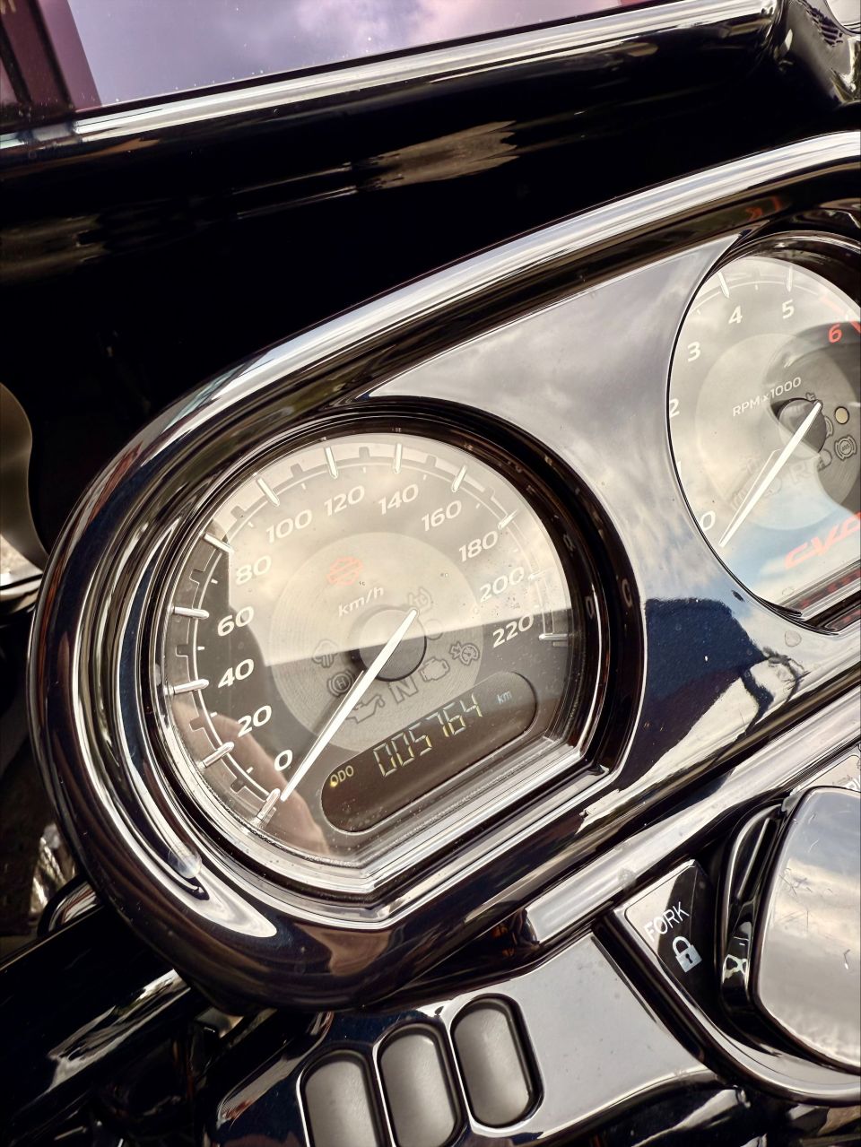 HARLEY-DAVIDSON TOURING ROAD GLIDE 1923 CVO 4