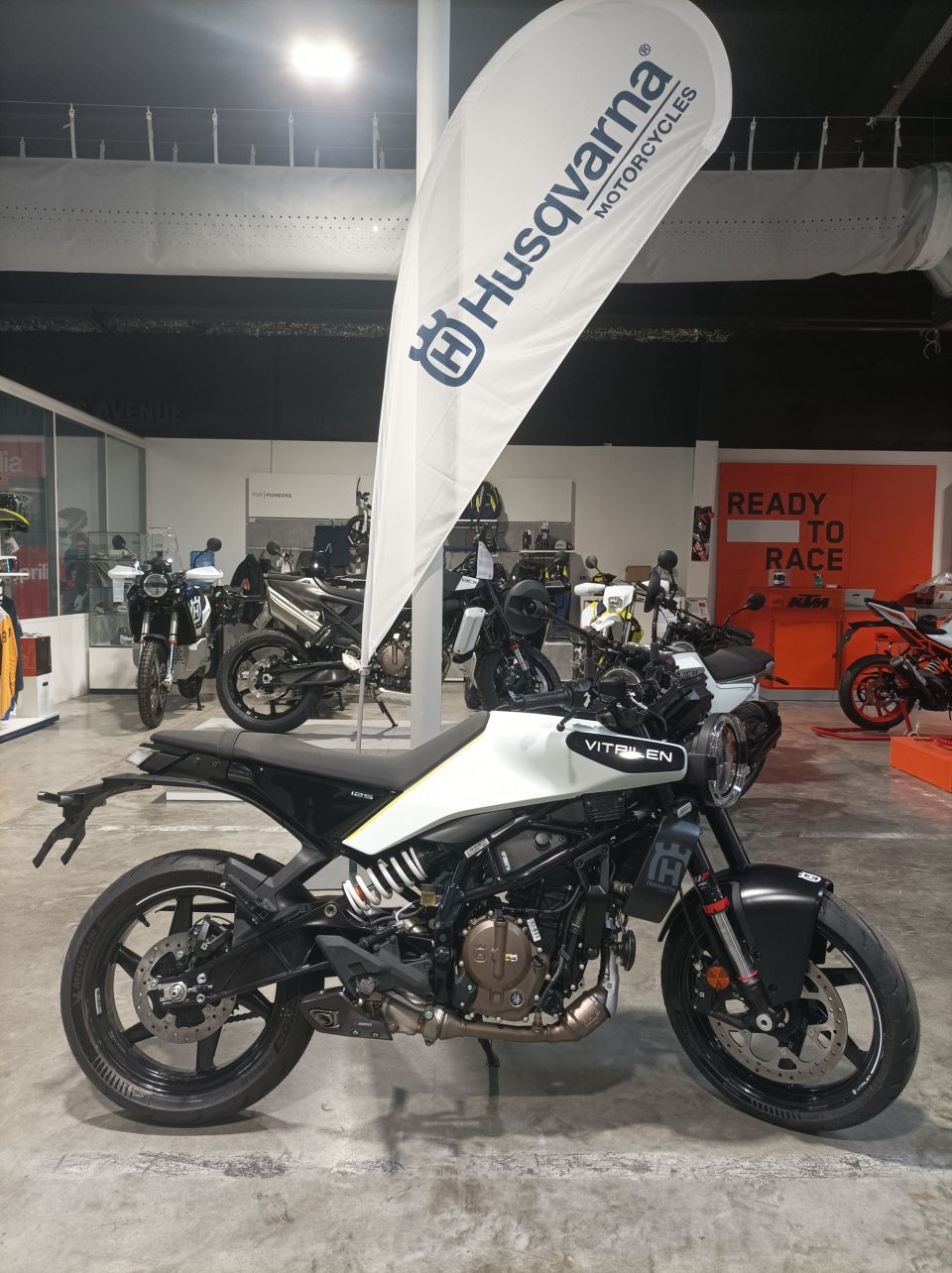 HUSQVARNA VITPILEN 125 ABS 4