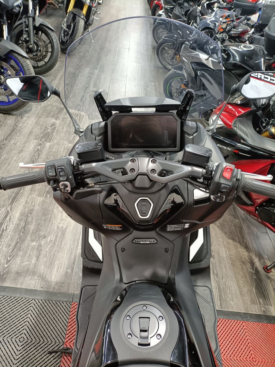YAMAHA XP T-MAX 560 TECH MAX 4