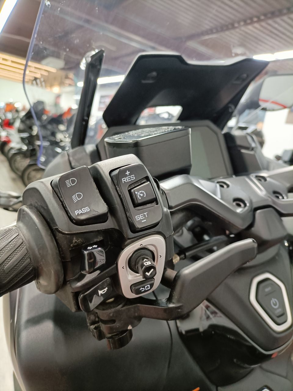 YAMAHA XP T-MAX 560 TECH MAX 4