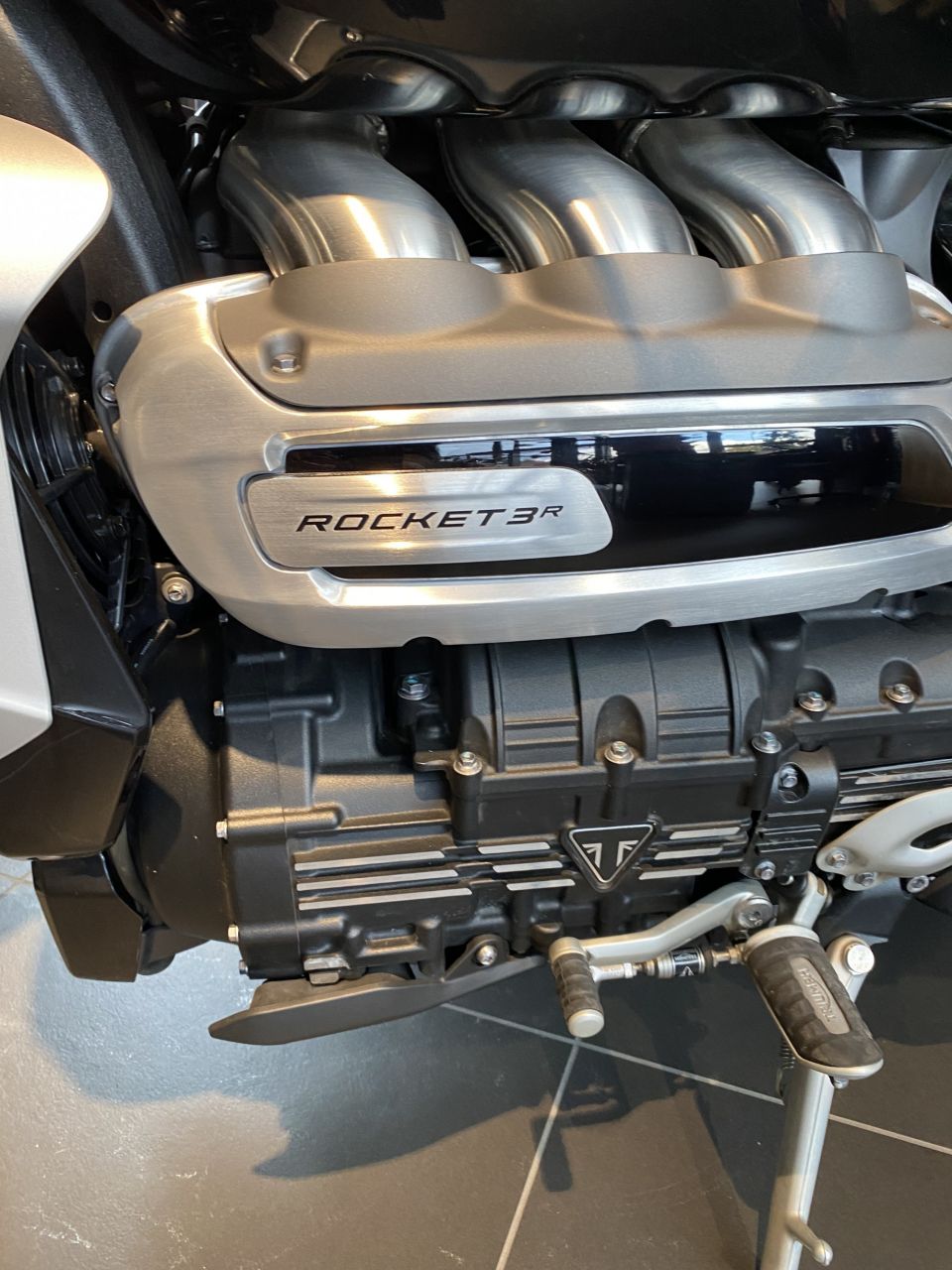 TRIUMPH ROCKET 3 R 4