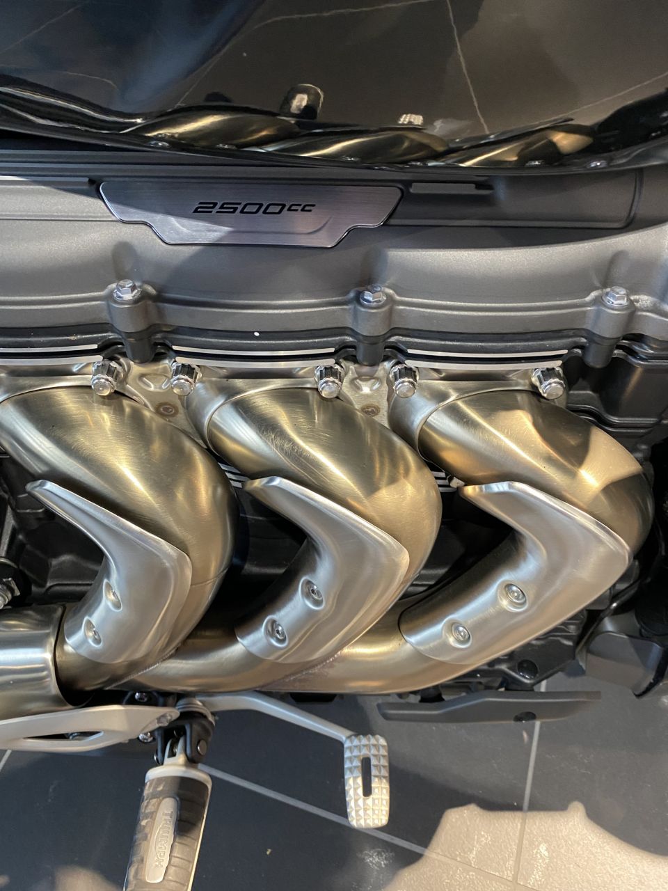 TRIUMPH ROCKET 3 R 4