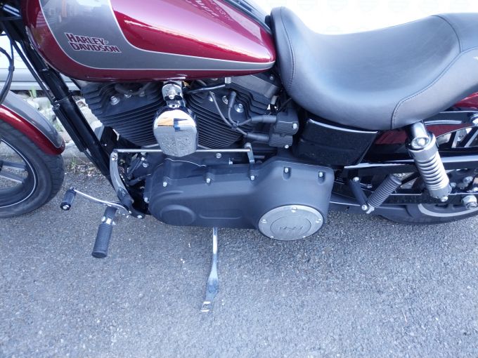 HARLEY-DAVIDSON DYNA STREET BOB 1690 4