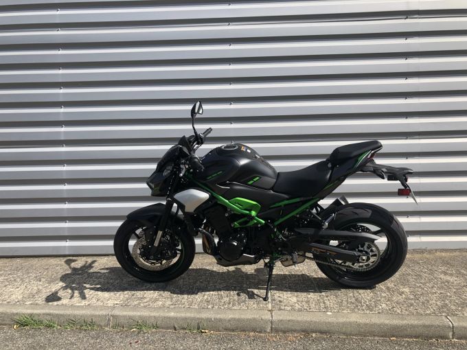 KAWASAKI Z900 A2 4