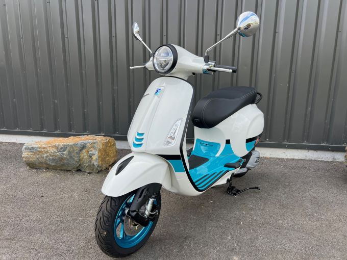 VESPA PRIMAVERA 125 4