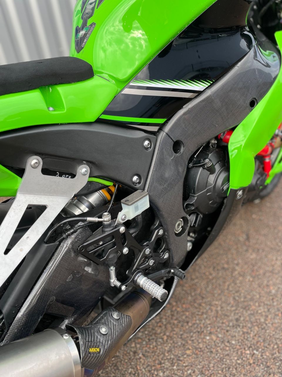 KAWASAKI ZX-10R 4