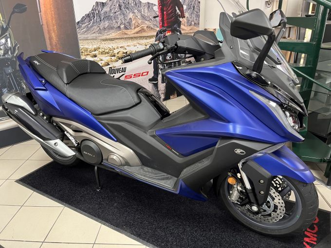 KYMCO AK 550 4