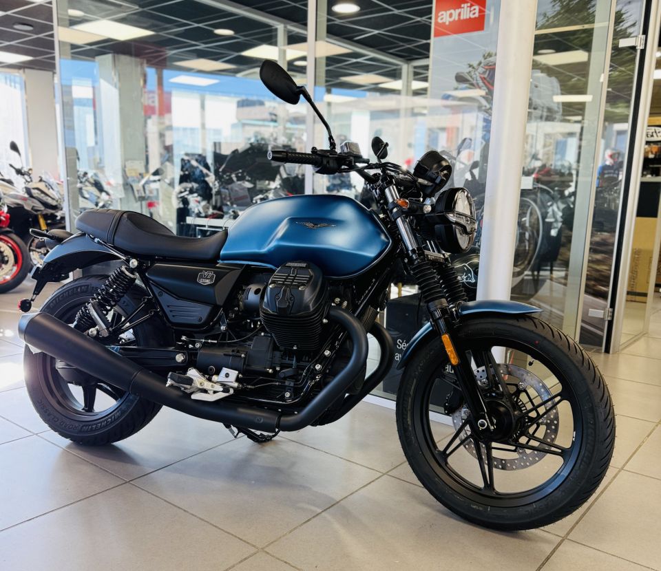 MOTO GUZZI V7 STONE 850 4