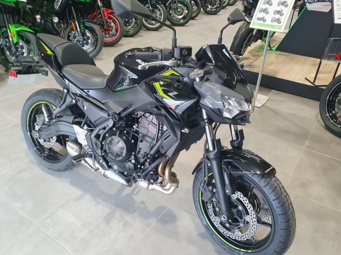KAWASAKI Z 650 (47.5CV) 4