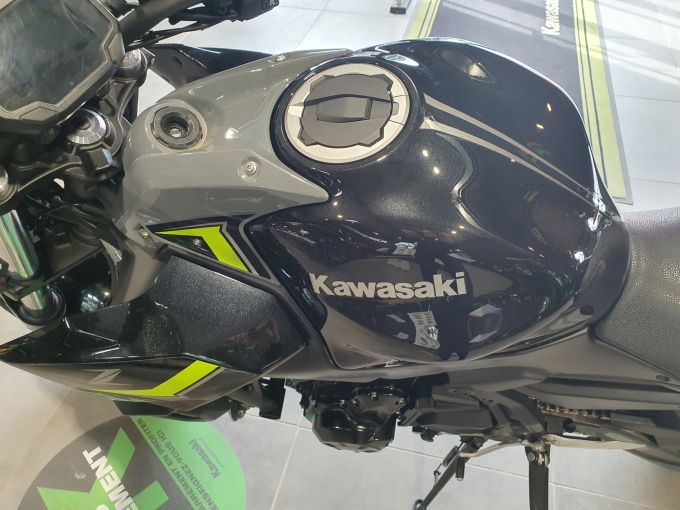 KAWASAKI Z 650 (47.5CV) 4