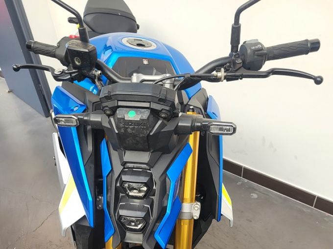 SUZUKI GSX-S 1000 4