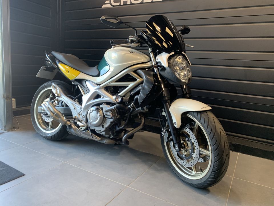 SUZUKI GLADIUS 650 4