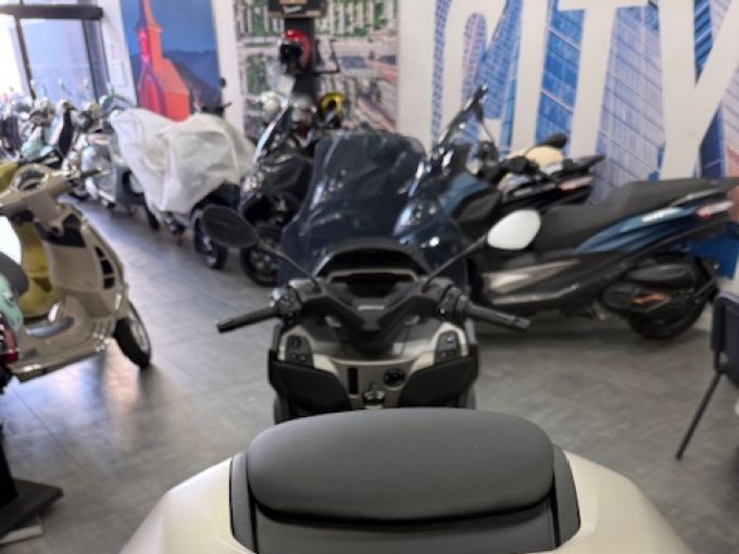 PIAGGIO MP3 530 HPE EXCLUSIVE 4