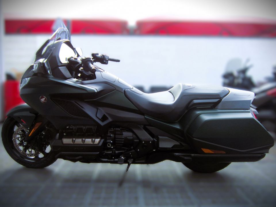 HONDA GL 1800 GOLDWING DCT 4