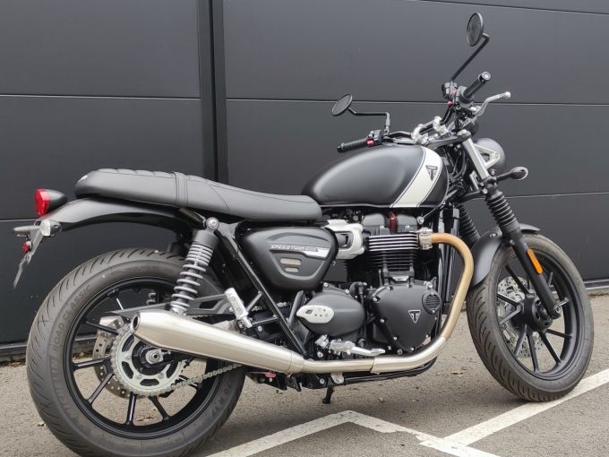 TRIUMPH SPEED TWIN 900 4