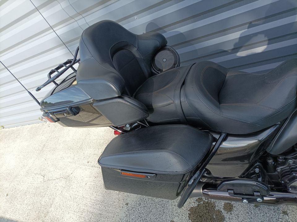 HARLEY-DAVIDSON TOURING ELECTRA GLIDE 1923 ULTRA CVO 4