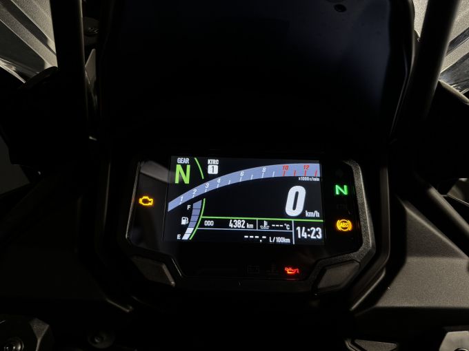 KAWASAKI VERSYS 650 4