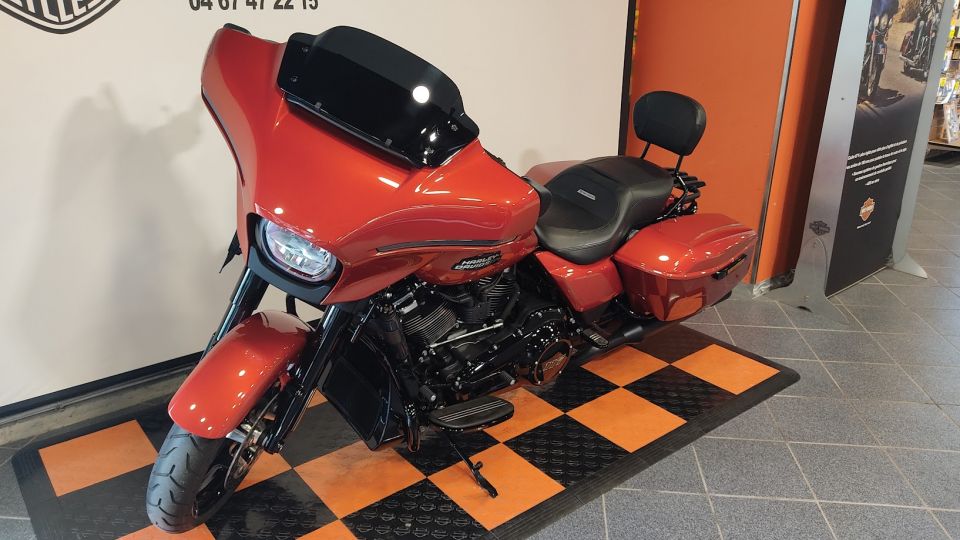 HARLEY-DAVIDSON TOURING STREET GLIDE 1923 4