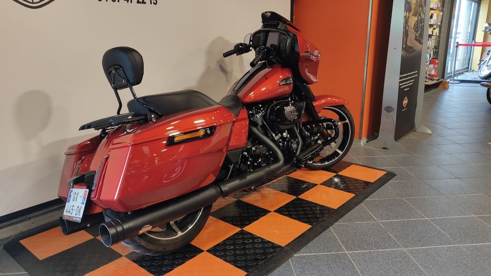 HARLEY-DAVIDSON TOURING STREET GLIDE 1923 4