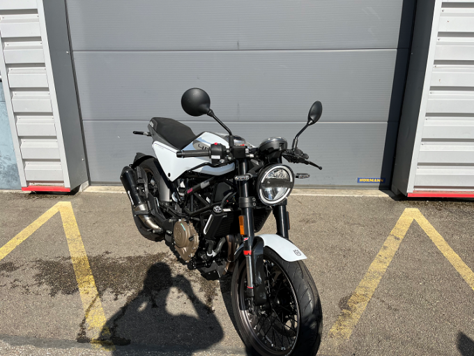 HUSQVARNA VITPILEN 401 4
