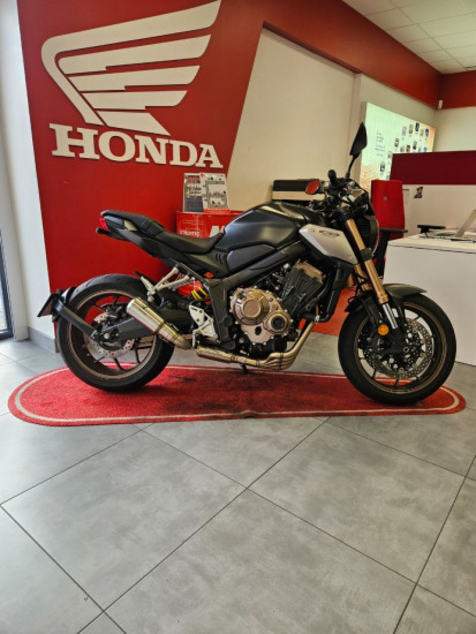 HONDA CB650R Neo Sports Café 4