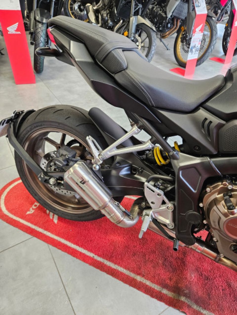 HONDA CB650R Neo Sports Café 4