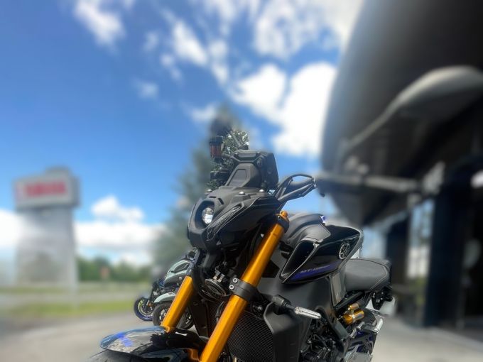 YAMAHA MT-09 SP 4