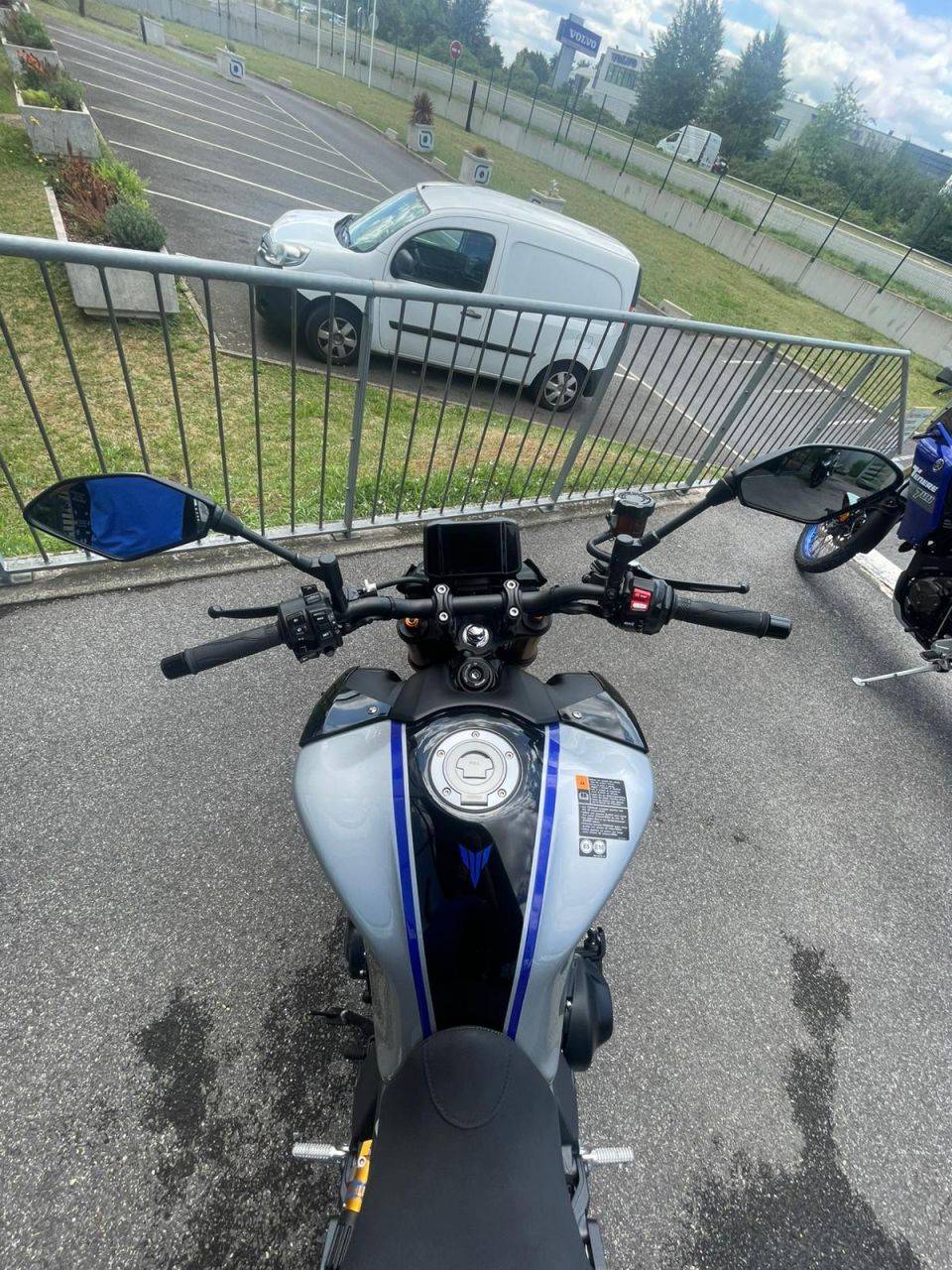 YAMAHA MT-09 SP 4