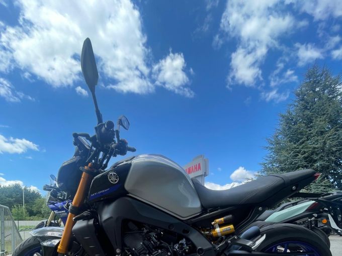 YAMAHA MT-09 SP 4