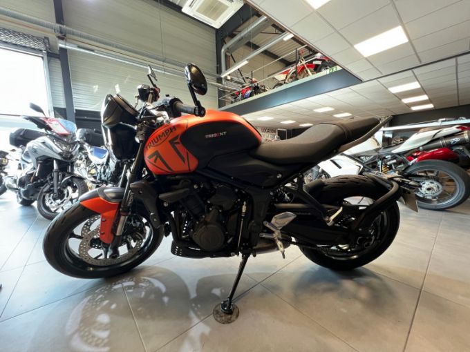 TRIUMPH TRIDENT 660 4