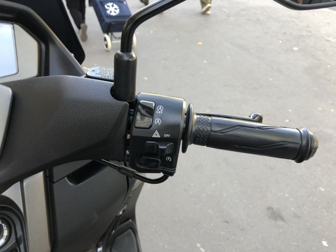 YAMAHA NMAX 125 4