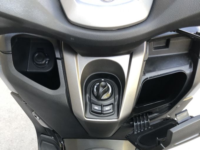 YAMAHA NMAX 125 4