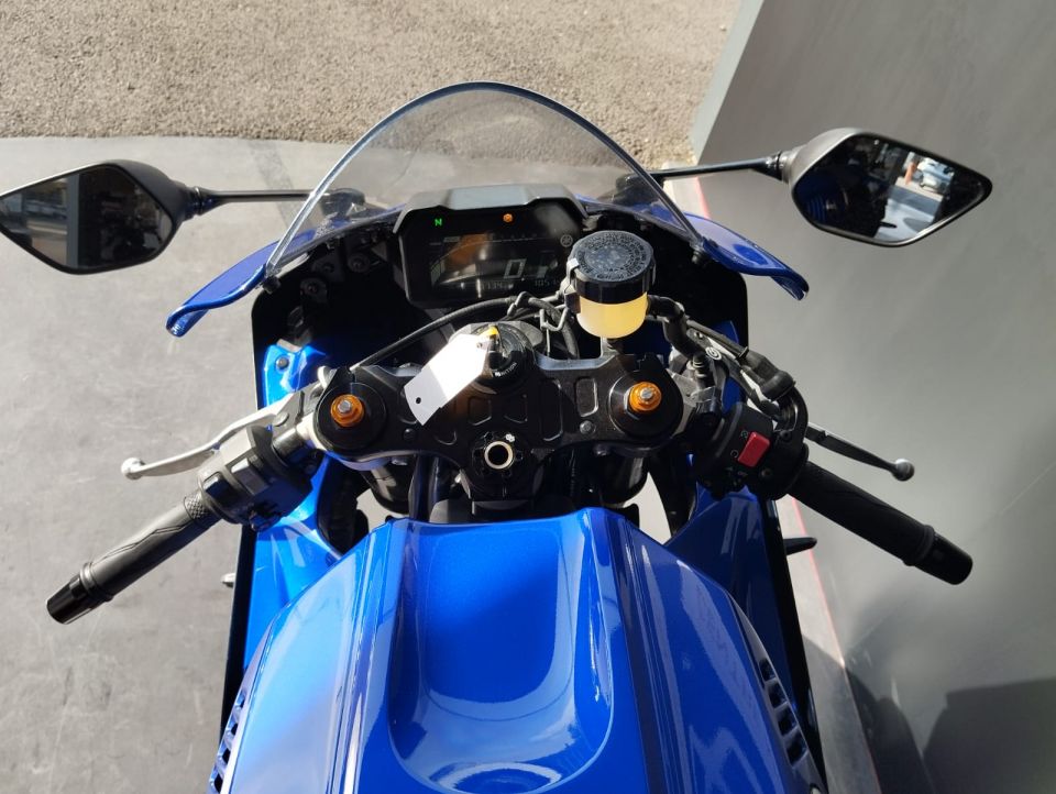 YAMAHA R7 4