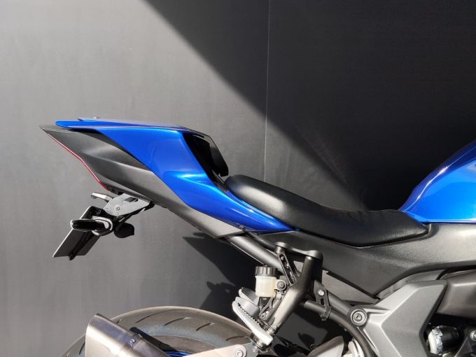 YAMAHA R7 4