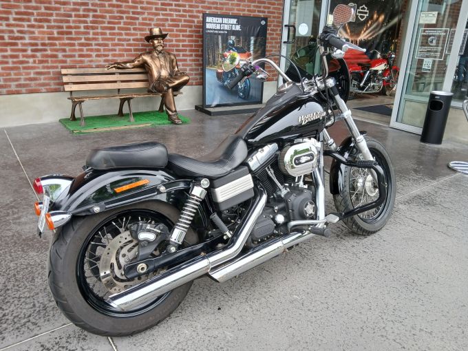 HARLEY-DAVIDSON DYNA STREET BOB 1584 4