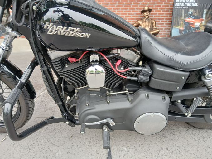 HARLEY-DAVIDSON DYNA STREET BOB 1584 4