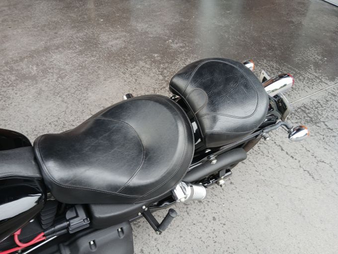 HARLEY-DAVIDSON DYNA STREET BOB 1584 4
