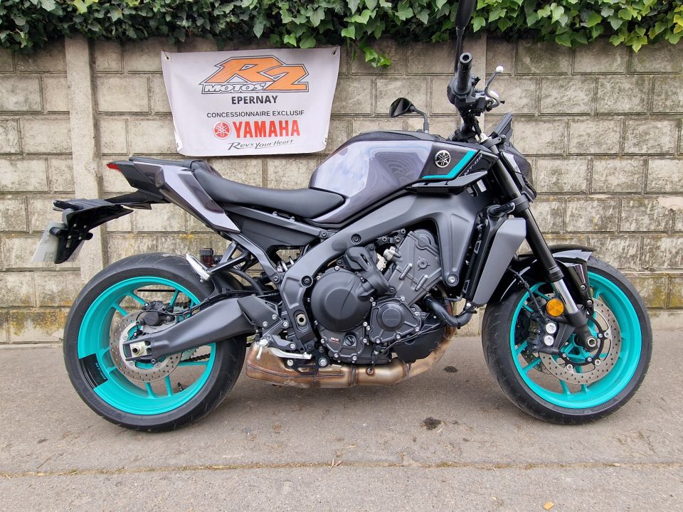 YAMAHA MT-09 Y-AMT 2024 4