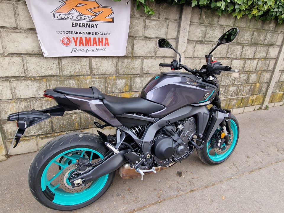 YAMAHA MT-09 Y-AMT 2024 4