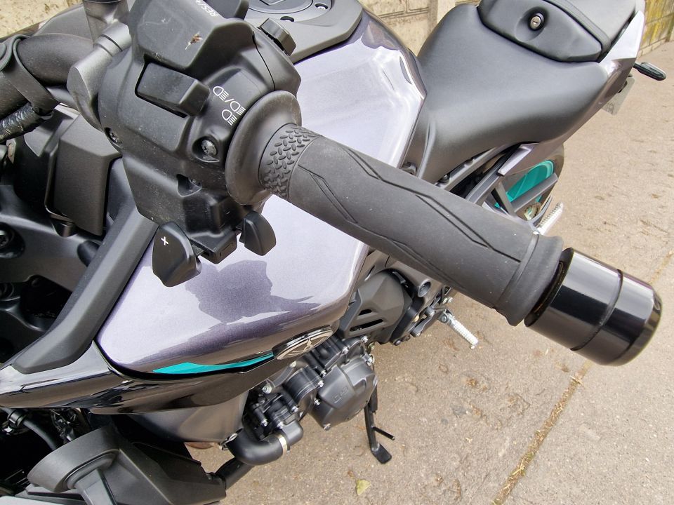 YAMAHA MT-09 Y-AMT 2024 4