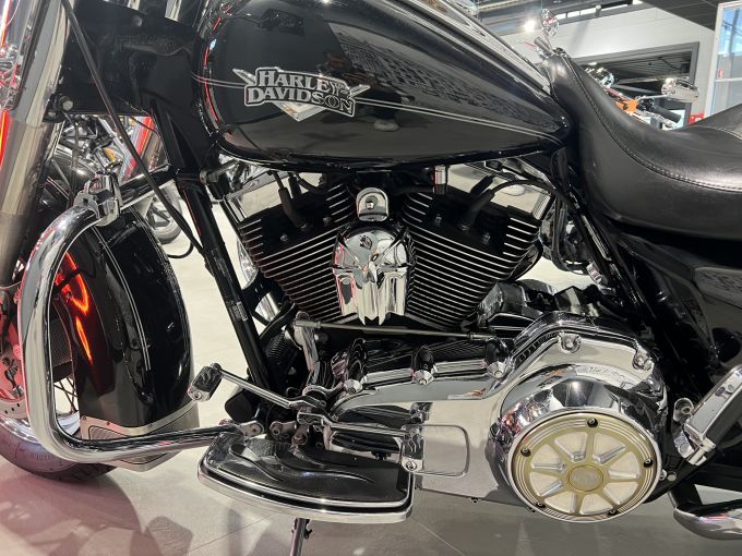 HARLEY-DAVIDSON TOURING ROAD KING 1690 CLASSIC 4