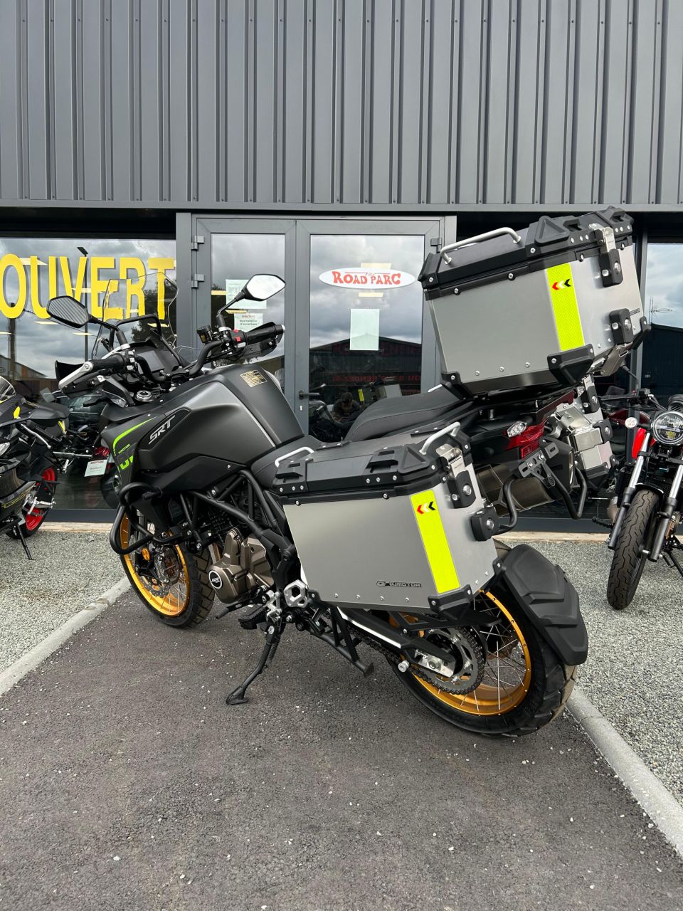 QJ MOTOR SRT 700 X TOURING 4