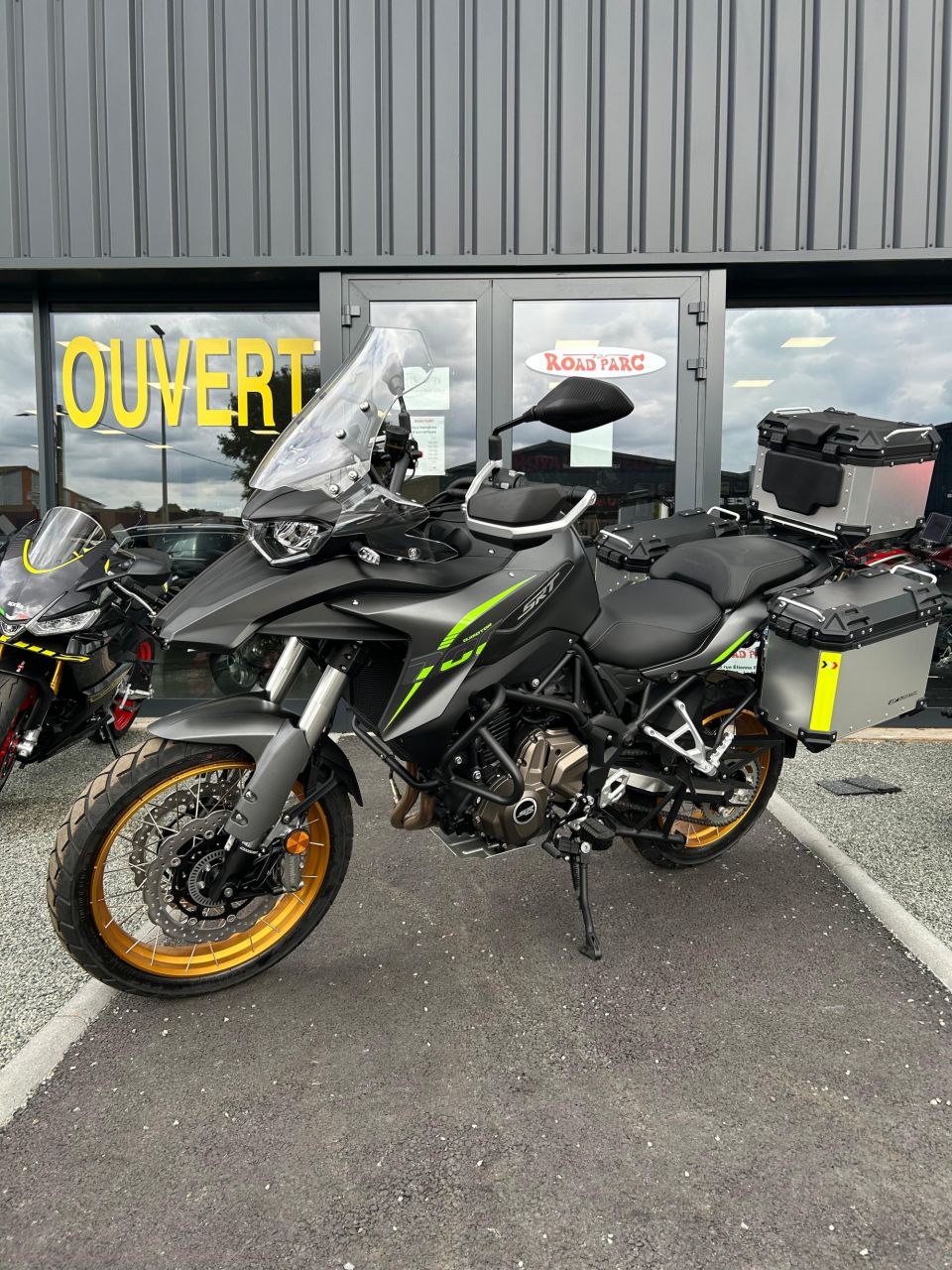 QJ MOTOR SRT 700 X TOURING 4