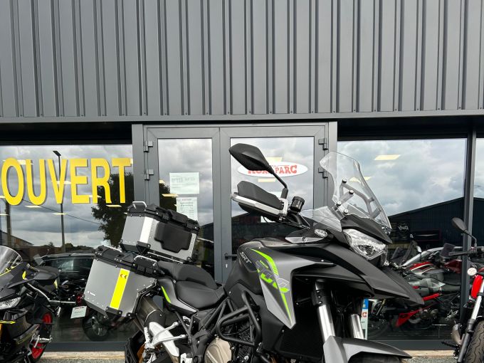 QJ MOTOR SRT 700 X TOURING 4