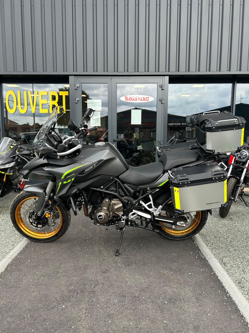 QJ MOTOR SRT 700 X TOURING 4