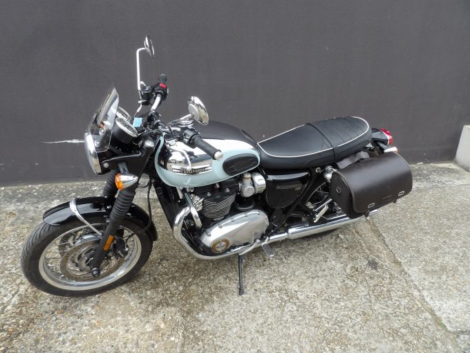 TRIUMPH BONNEVILLE T100 CHROME EDITION 4