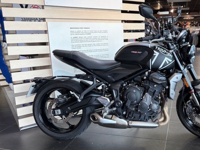 TRIUMPH TRIDENT 660 4