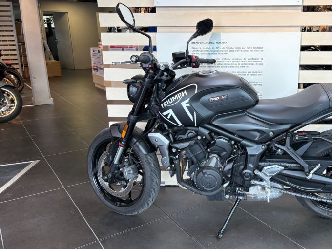TRIUMPH TRIDENT 660 4