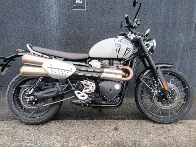 TRIUMPH SCRAMBLER 1200 4
