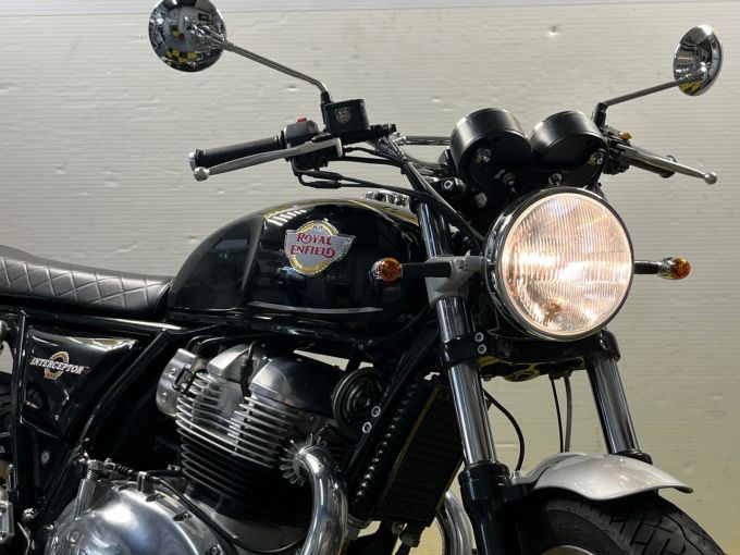 ROYAL ENFIELD INTERCEPTOR 4